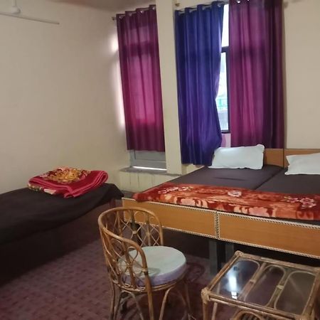 Anna Hostel Tapovan Rishīkesh Exteriör bild