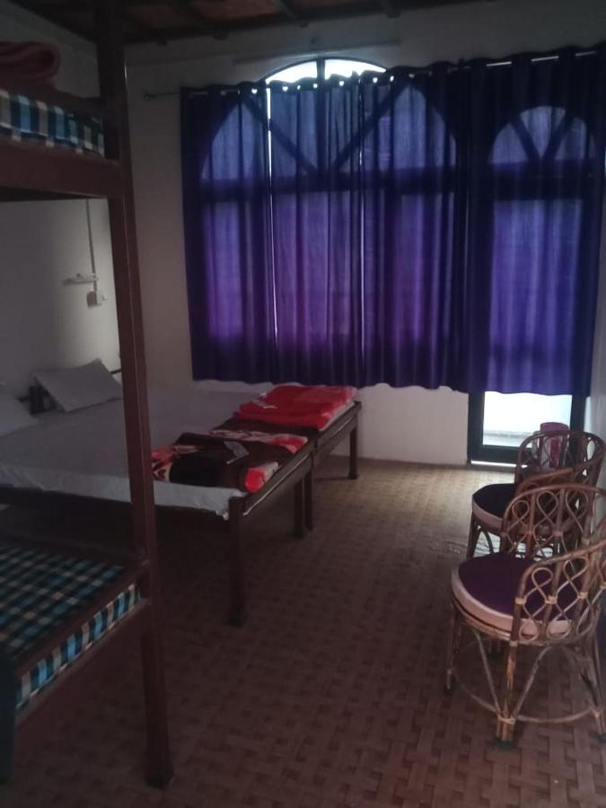 Anna Hostel Tapovan Rishīkesh Exteriör bild