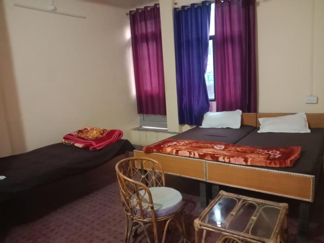 Anna Hostel Tapovan Rishīkesh Exteriör bild