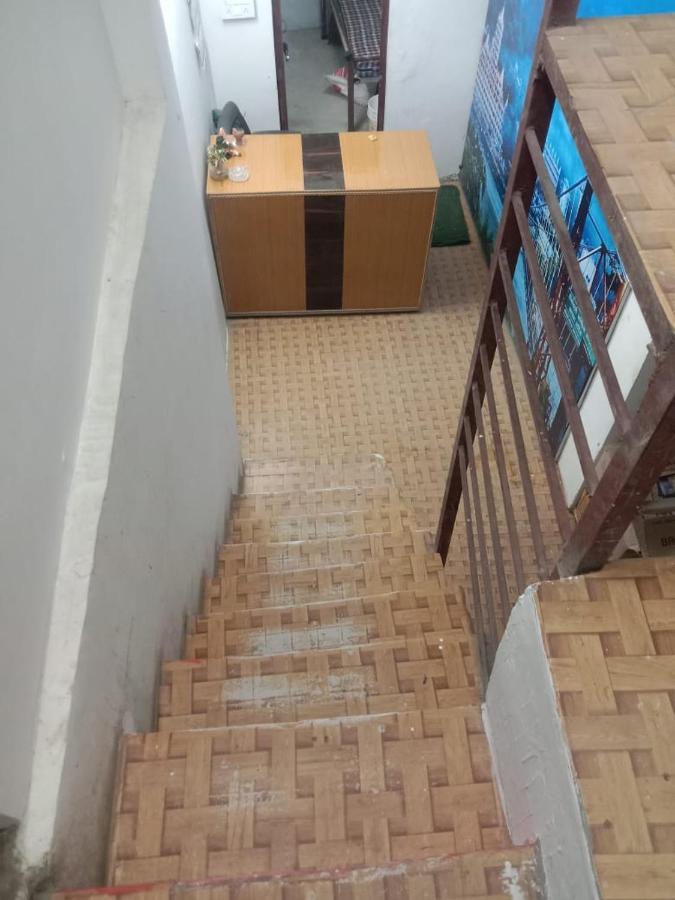 Anna Hostel Tapovan Rishīkesh Exteriör bild