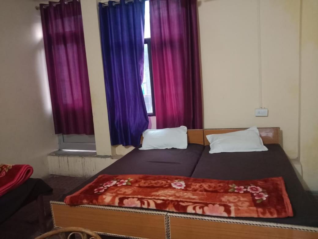 Anna Hostel Tapovan Rishīkesh Exteriör bild