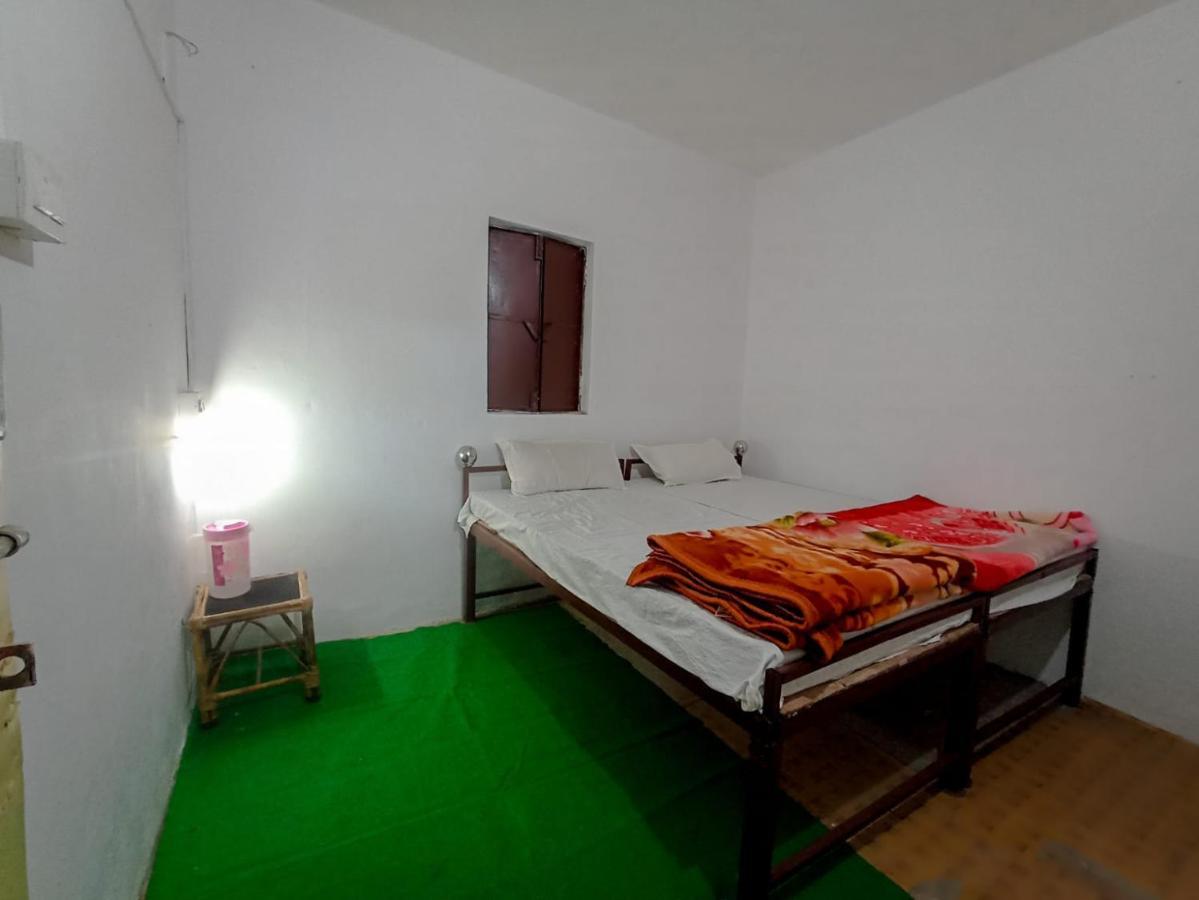 Anna Hostel Tapovan Rishīkesh Exteriör bild